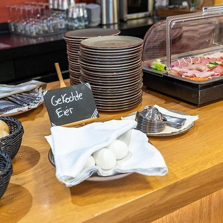 Stadthotel Reich Mellrichstadt Ngoại thất bức ảnh