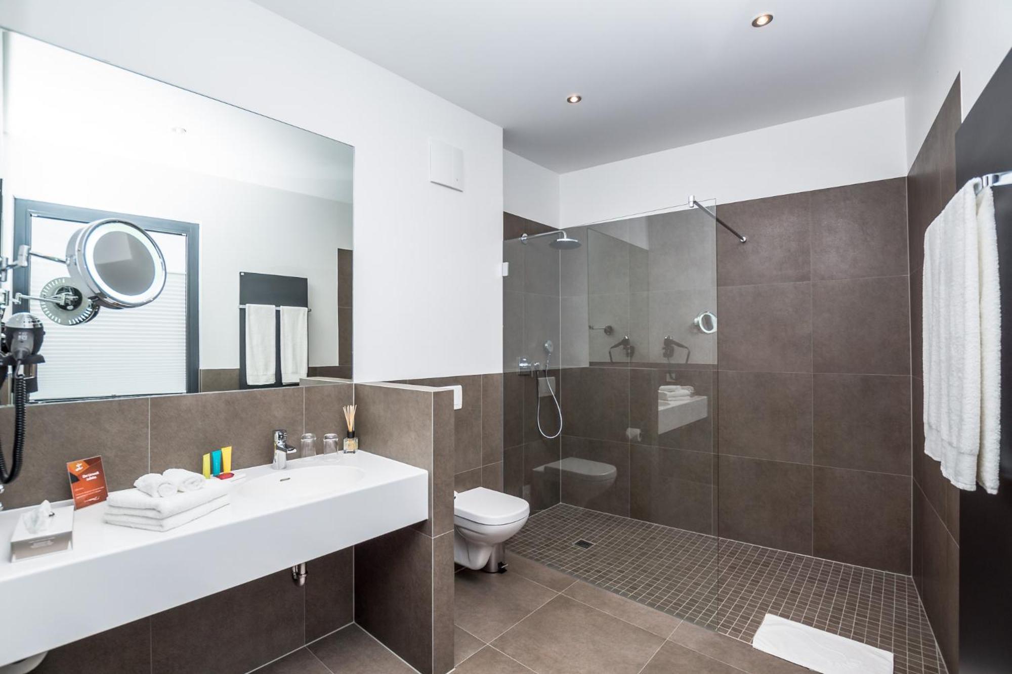 Stadthotel Reich Mellrichstadt Ngoại thất bức ảnh